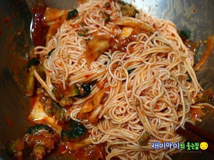 냉 브로콜리 비빔국수 만들기