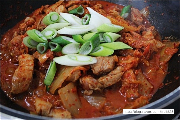 돼지고기김치 두루치기