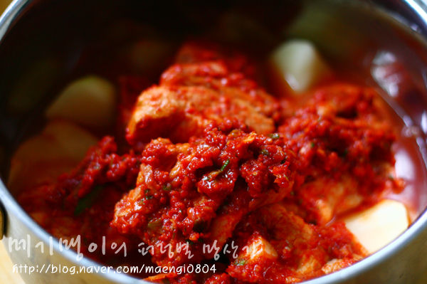 얼큰하게 먹어요 김치찜갈비 (김치돼지갈비찜)
