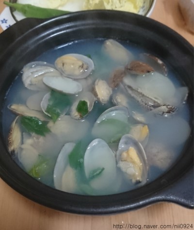 뚝배기에 간단하고 시원한 바지락 탕 만들기