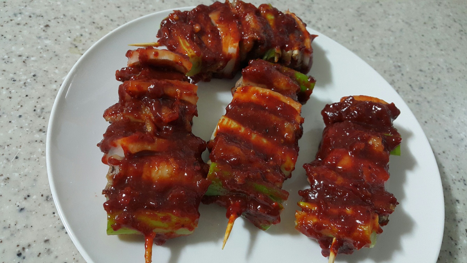 초간단 캠핑요리~* 노 오븐 삼겹살 양념 꼬치구이~*