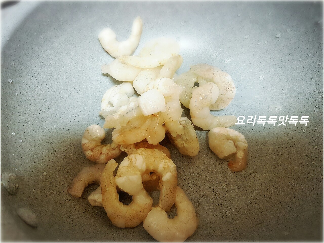 로제떡볶이를 빠네빵에 퐁당!빠네로제떡볶이