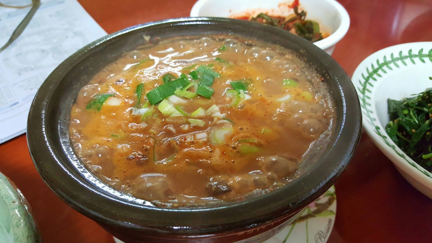 이모집에서 지내는주말 ㅎㅎ이모가 차려주신아침상항상 새벽에나가서... 짠걸못먹는데 이모께서도 그러셔서 제입맛에 딱이었어요두부와 무... 