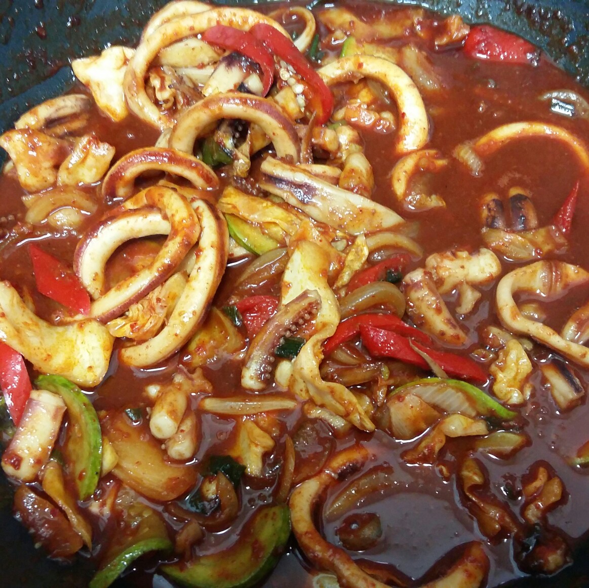 오늘은 일요일 주말은 왜캐 시간이빨리 가는지...아침일찍 일어나 코코귀병때매 이마트#몰리스펫샵#동물병원가서 치료받고 코코미용 맡기고... 