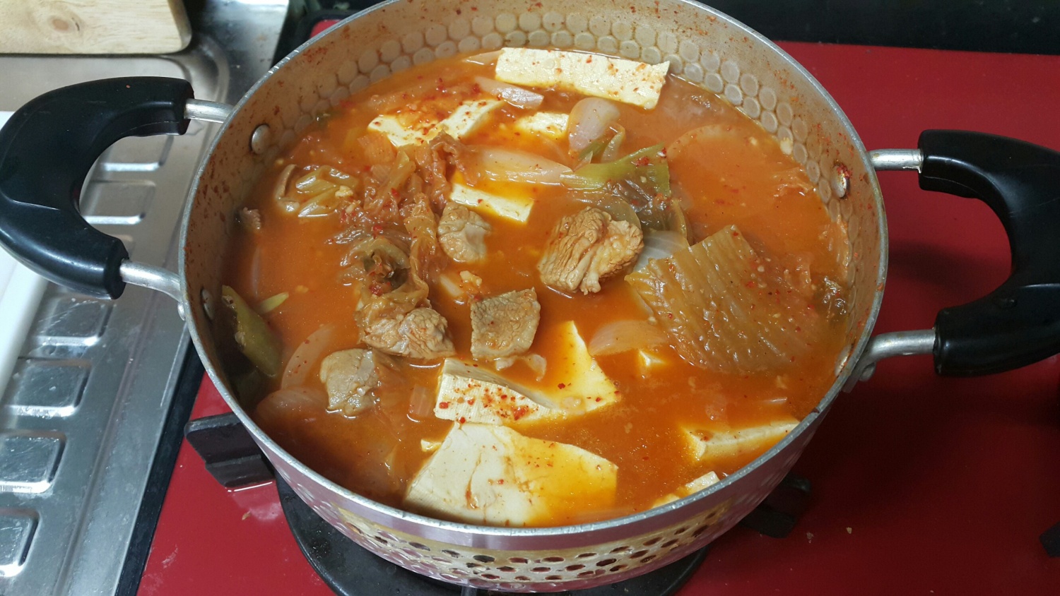 묵은지돼지김치찌개 끓이구 오이무치궁혼자 한끼먹어용~~맛저들하세여~~^^ 